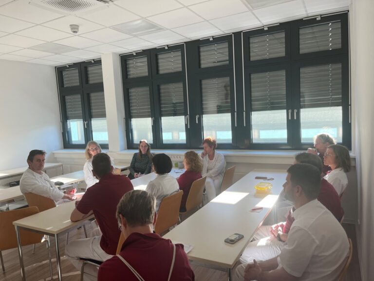 Ärztebesprechung im MVZ mit Fortbildung zur COBRRA-Studie